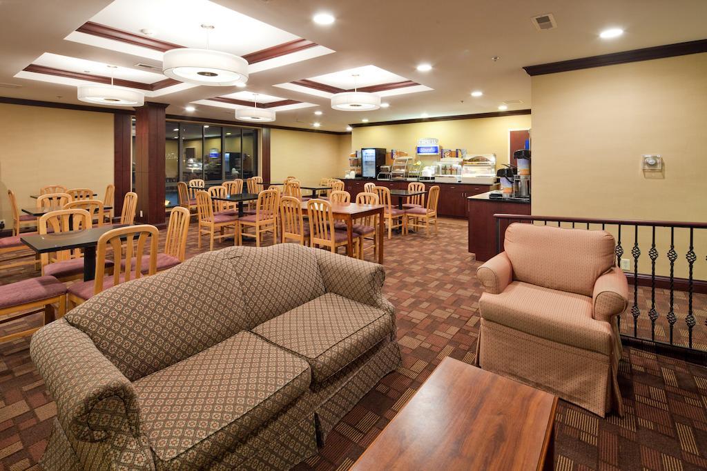 Holiday Inn Express Cincinnati-Lawrenceburg Exterior photo